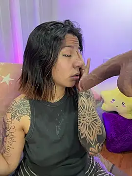 Chat +18 de _antonella_dreamss ao vivo