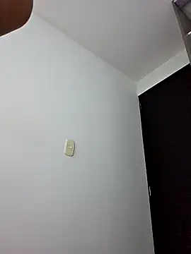 Chat +18 de alaia_princess ao vivo