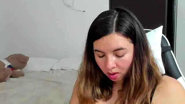 Živý XXX chat __Emma__11__Lecat_