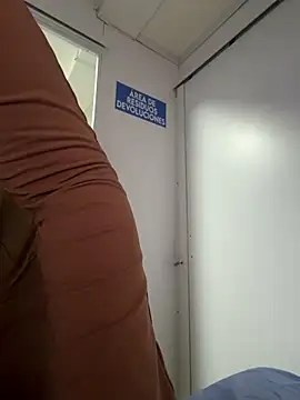 roouse লাইভ XXX চ্যাট