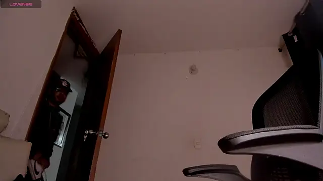 s_sven03 Show Webcam