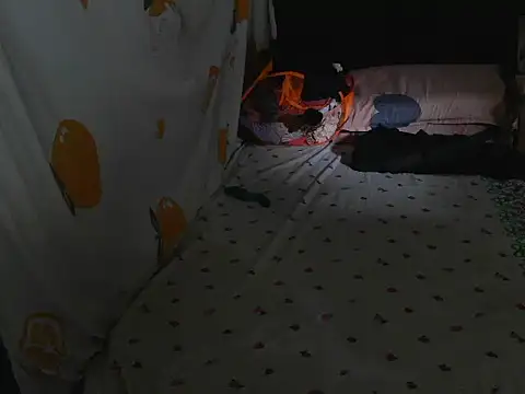 Chat XXX en directo de MistyBloomDoll