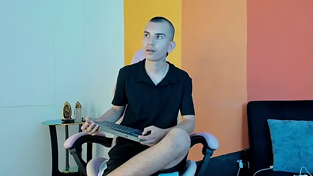 Rowan_Cley Webcam-Show