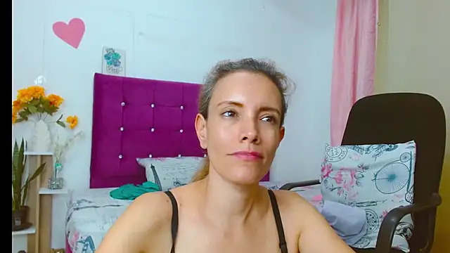 Онлайн чат XXX chantalsemenova1