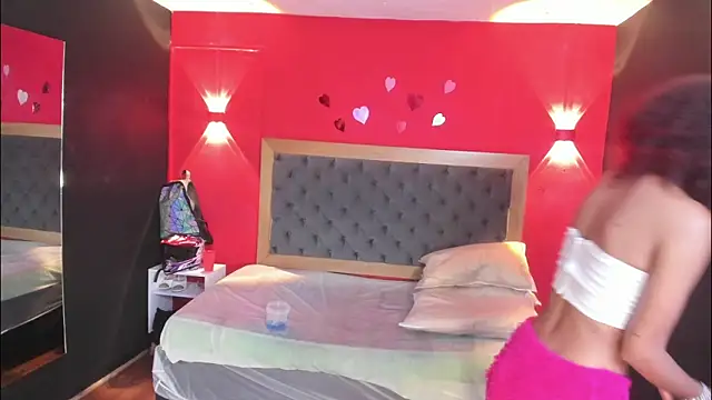 YayaHilton লাইভ XXX চ্যাট