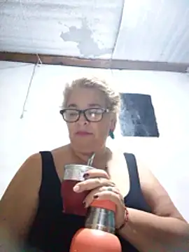 Chat XXX en directo de momismilf544