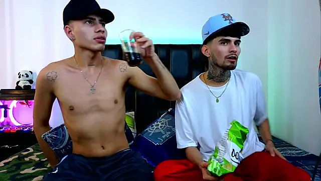 Show modela Brutal_Sex_Fucking na web-kameri