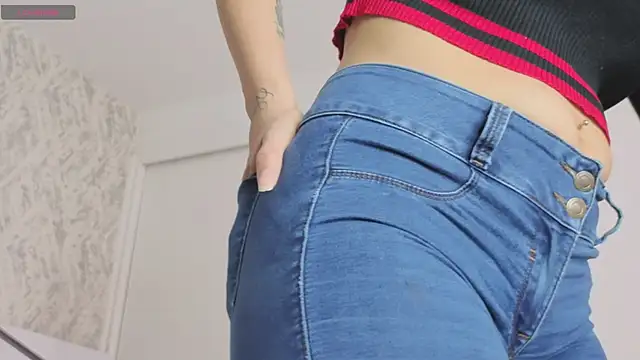 Sasha_WolffのライブXXXチャット