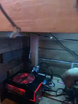 Twist_N_Tease Show in webcam