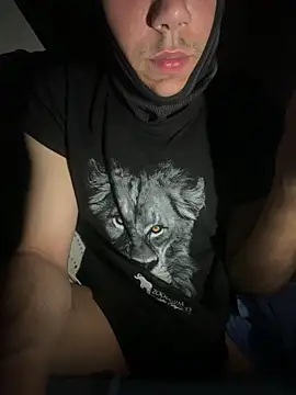 tuganovinho2004's Webcam Show