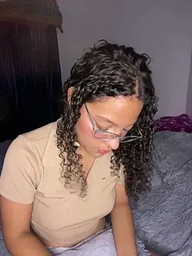 CristalXO Adlı Modelin Canlı XXX Sohbeti