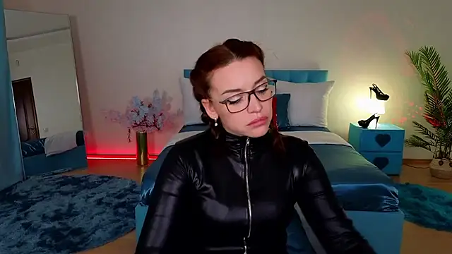 MarlaDewis Adlı Modelin Canlı XXX Sohbeti