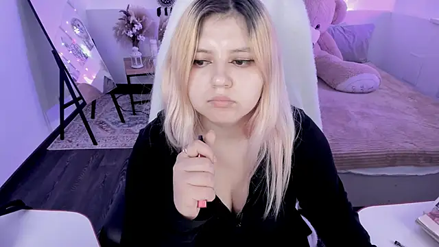 DiaAngell Adlı Modelin Canlı XXX Sohbeti