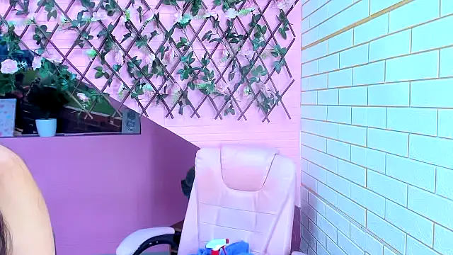 millybell303av 现场XXX聊天