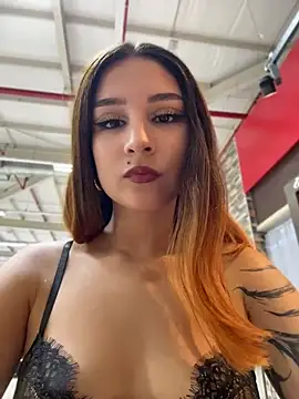 Czat XXX na żywo – Mon_Cherry