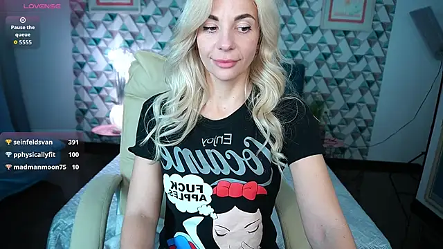 Chatroom XXX en direct de BellaRayyy