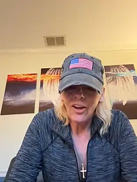 Pertunjukan Kamera Web FireAfterDark