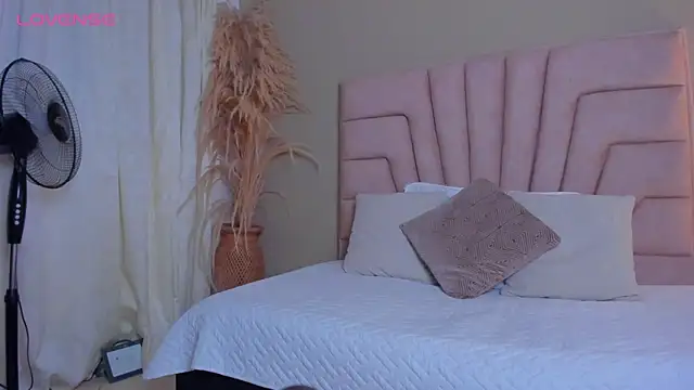 Chat XXX en directo de nova_silk