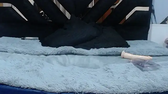 lunakisscs' Live XXX Chat