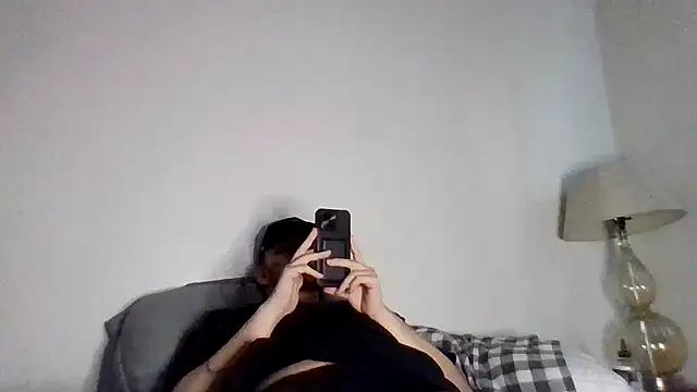 Pokazy przed kamerką – tallhungcloudzz