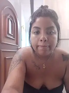 Chat +18 de curvybrunnett ao vivo