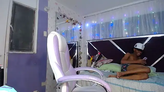 Santy_bigcock_01 Pertunjukan Webcam