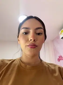 Adalyn_Cute Chat XXX live