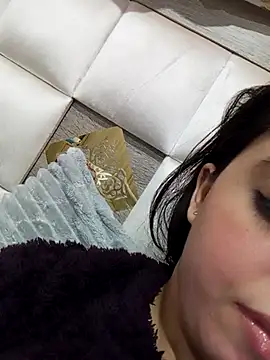 Beerrry Adlı Modelin Canlı XXX Sohbeti