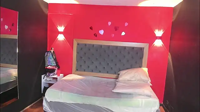 YayaHilton's Live XXX Chat