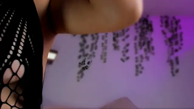 sara_doll77's Live XXX Chat