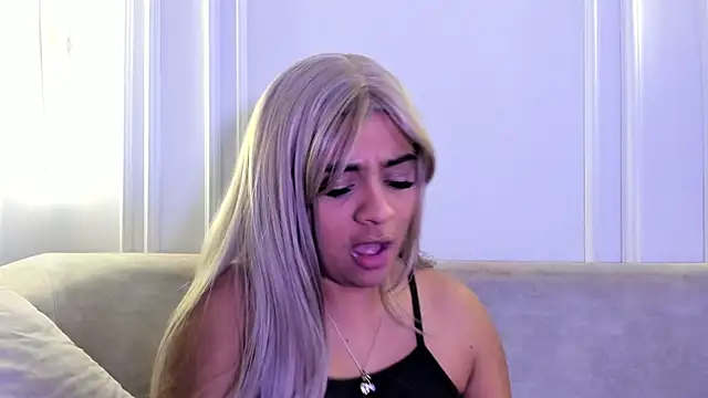 DulceQueen1 Adlı Modelin Canlı XXX Sohbeti