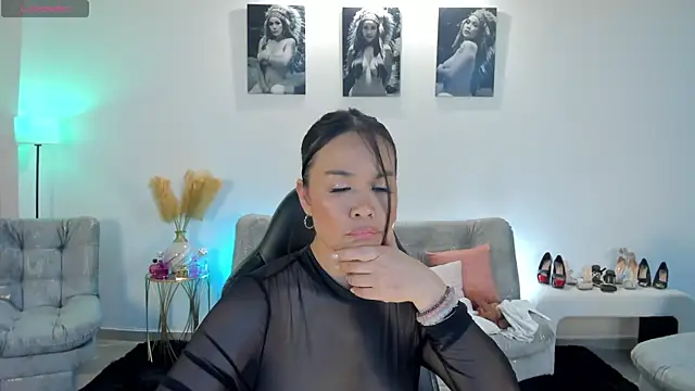 puiyeee's Live XXX Chat