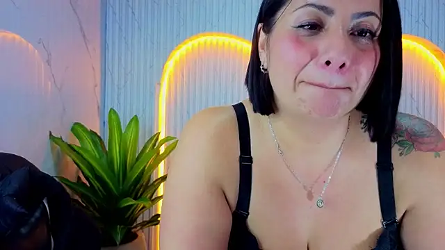 Chatroom XXX en direct de angele_roux_tp