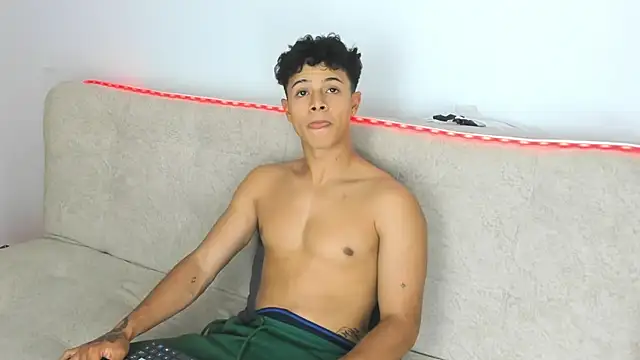 _Alex_ColtonのライブXXXチャット