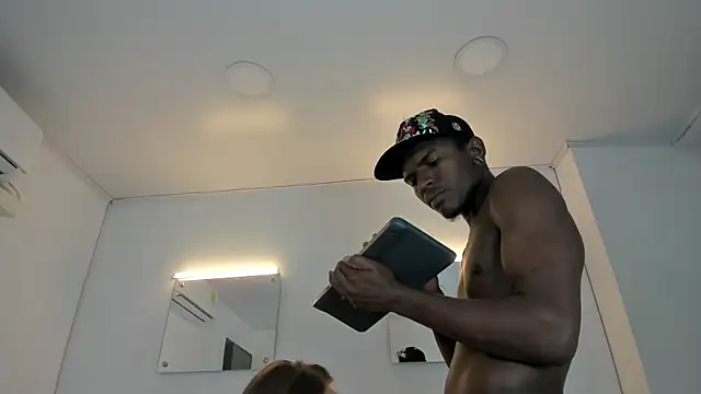 Ebony_N_Blonde's Live XXX Chat