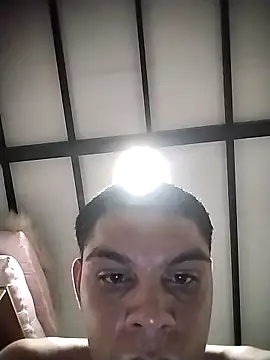 sebastianfelipe Show in webcam