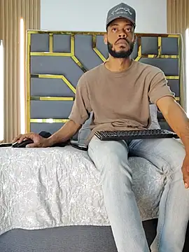 Show modela Oliver_bigblack_cock na web-kameri