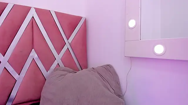 Chat +18 de Helenn_monroy1 ao vivo