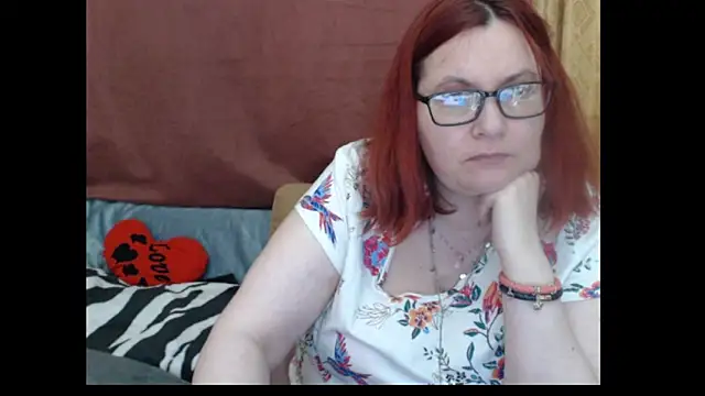 PlayfullMature Chat XXX live