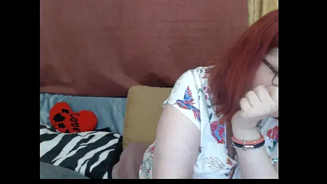 PlayfullMature élő XXX-chatje