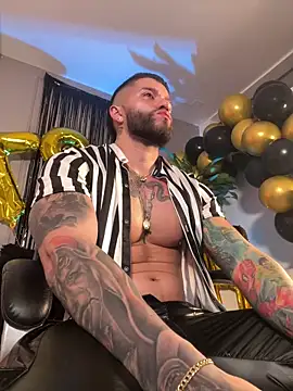 Frank_Farrell: διαδικτυακό σόου στην κάμερα