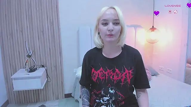 Chat XXX en directo de Scarletgod