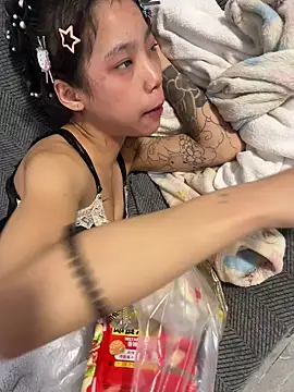 Show modela x-xiaotian na web-kameri