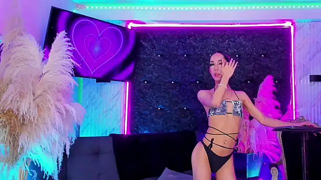 Queens_Wonders_Blonders Webcamshow