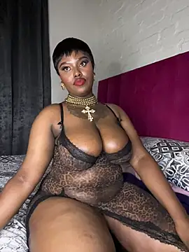QUEEN_NOBUHLE_FEMDOM_777 Adlı Modelin Web Kamerası Şovu