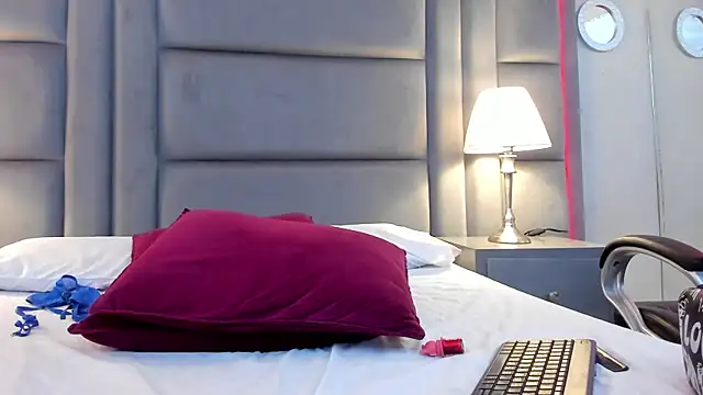 Chat +18 de GabyMoreau ao vivo