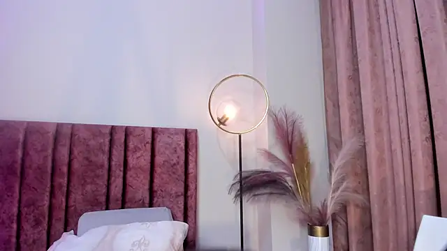 AndraCyrussのライブXXXチャット