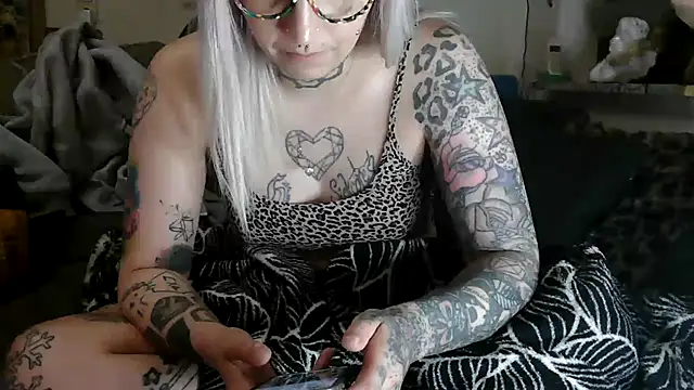 RoxxyInk Webcam-Show