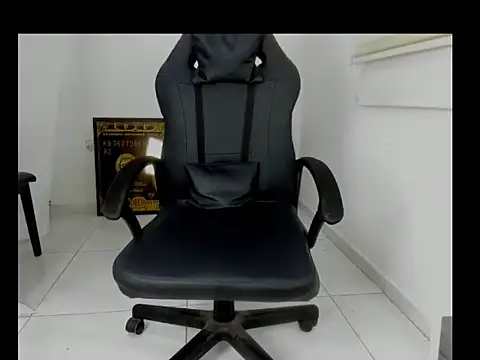 Show modela master_leather na web-kameri