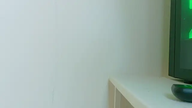 Chatroom XXX en direct de RiriiBrunette__